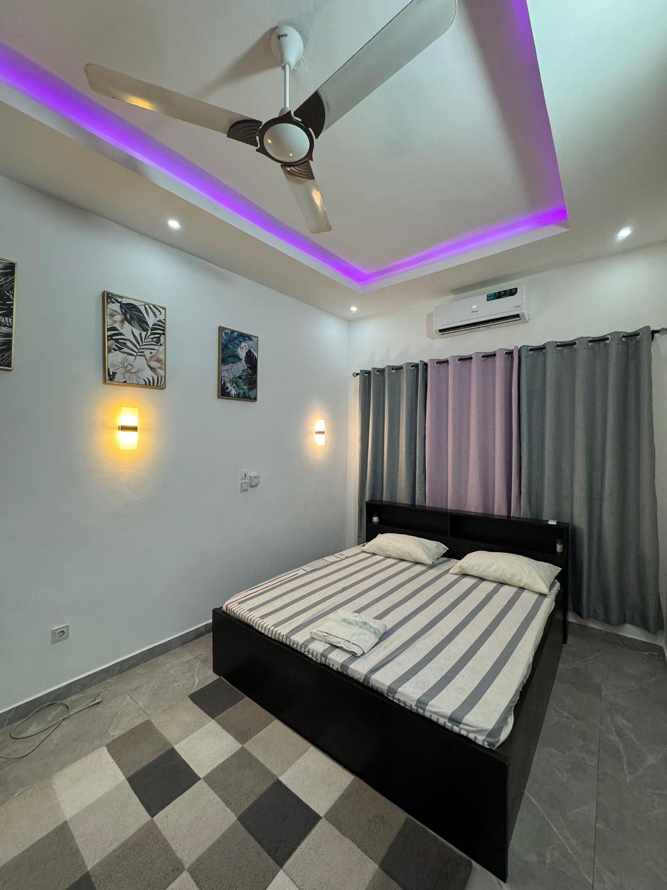 Chambre tête de lit rayée
